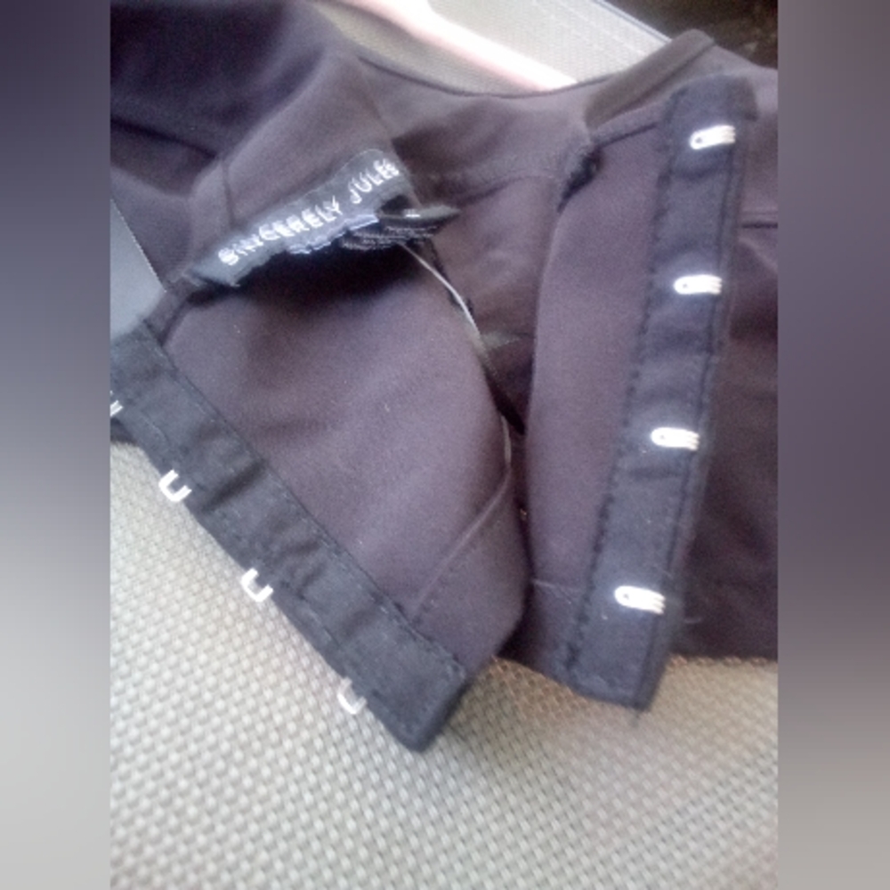 Set Sincerly Jules Bandier Black Biker shorts 4 Clasp Sports bralette LRG - Picture 11 of 15